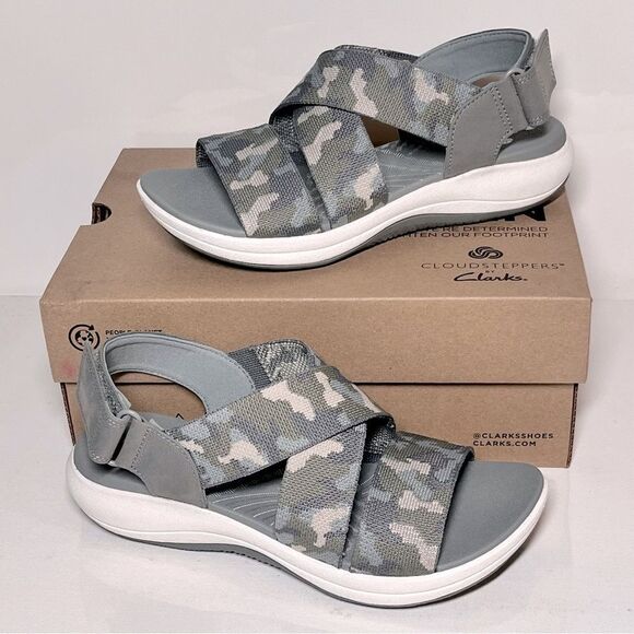 Clarks Cloudsteppers Mira Lily Sport Sandals - Picture 1 of 7